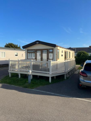 Camber Sands 6 berths 2 bath Decked, Dog Friendly